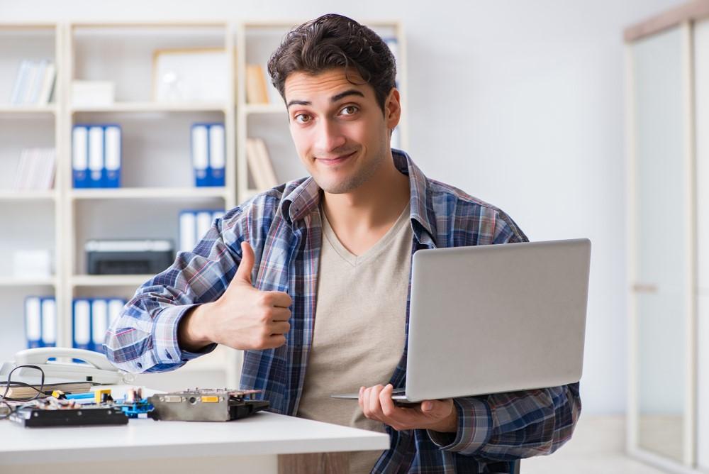 Buying a Refurbished Laptop on EMI? Here’s What You Need to Know