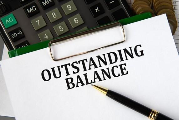 Outstanding loan amount: Meaning & how it works