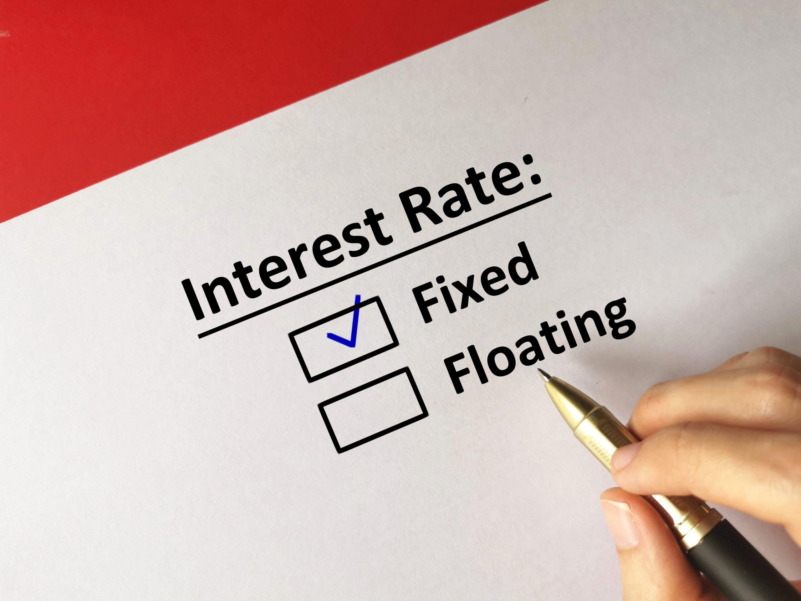 What is the difference between fixed and floating interest rates, and which one should you choose?